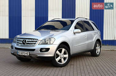 Внедорожник / Кроссовер Mercedes-Benz M-Class 2005 в 