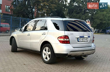 Внедорожник / Кроссовер Mercedes-Benz M-Class 2005 в 