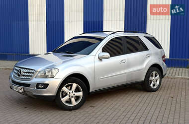 Внедорожник / Кроссовер Mercedes-Benz M-Class 2005 в 