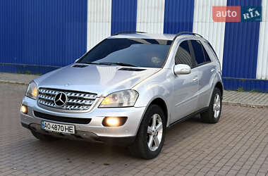 Внедорожник / Кроссовер Mercedes-Benz M-Class 2005 в 