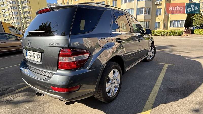 Внедорожник / Кроссовер Mercedes-Benz M-Class 2011 в Киеве