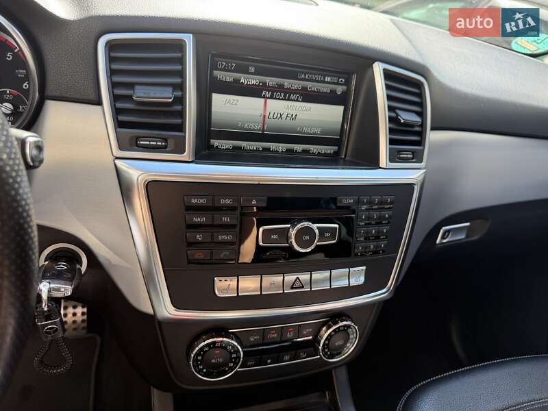 Внедорожник / Кроссовер Mercedes-Benz M-Class 2012 в Киеве