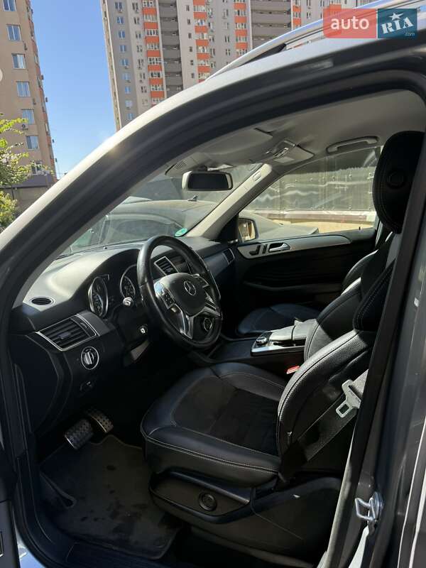 Внедорожник / Кроссовер Mercedes-Benz M-Class 2012 в Киеве
