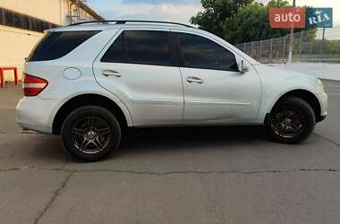 Внедорожник / Кроссовер Mercedes-Benz M-Class 2005 в 