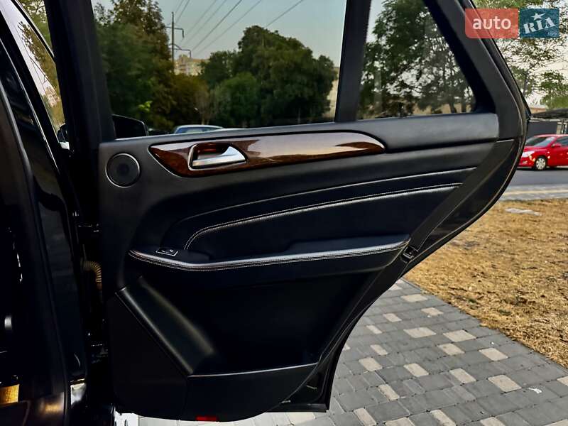 Внедорожник / Кроссовер Mercedes-Benz M-Class 2012 в Одессе