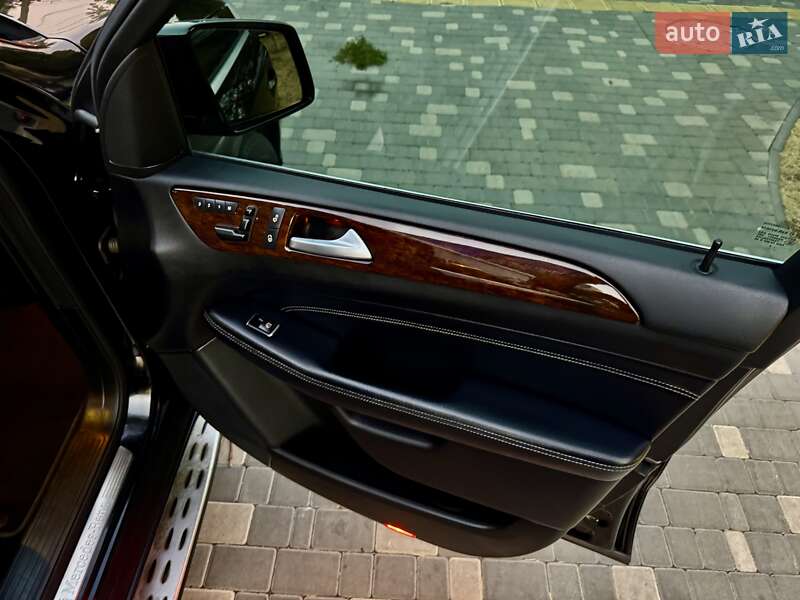 Внедорожник / Кроссовер Mercedes-Benz M-Class 2012 в Одессе