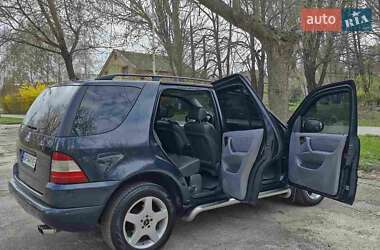 Внедорожник / Кроссовер Mercedes-Benz M-Class 1998 в 