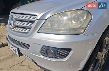 Внедорожник / Кроссовер Mercedes-Benz M-Class 2006 в 
