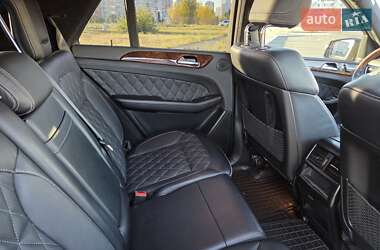 Позашляховик / Кросовер Mercedes-Benz M-Class 2011 в 