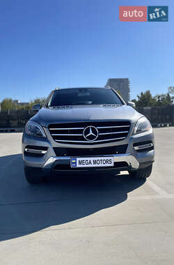 Позашляховик / Кросовер Mercedes-Benz M-Class 2013 в  фото 5 Позашляховик / Кросовер Mercedes-Benz M-Class 2013 в
