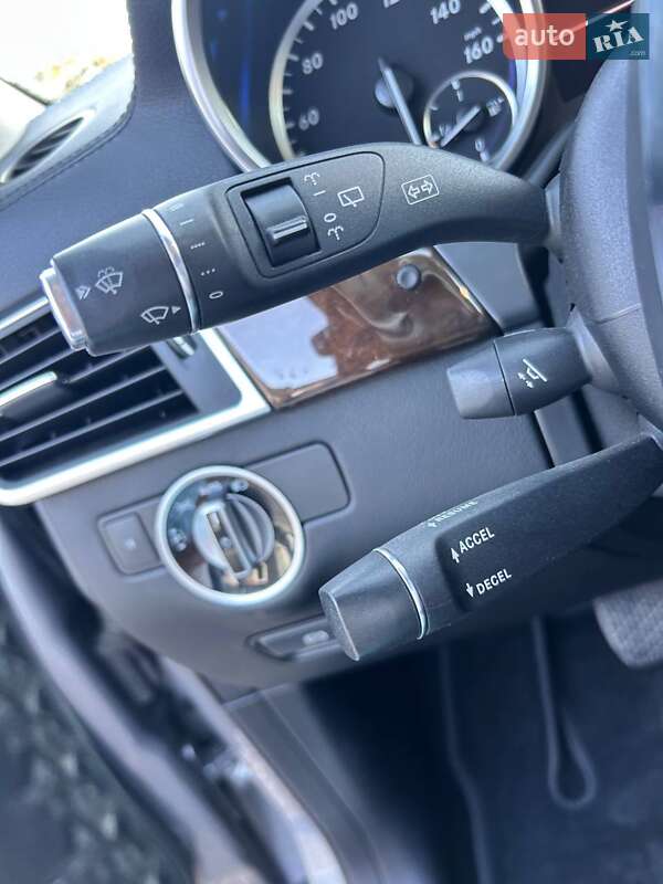 Позашляховик / Кросовер Mercedes-Benz M-Class 2011 в Одесі