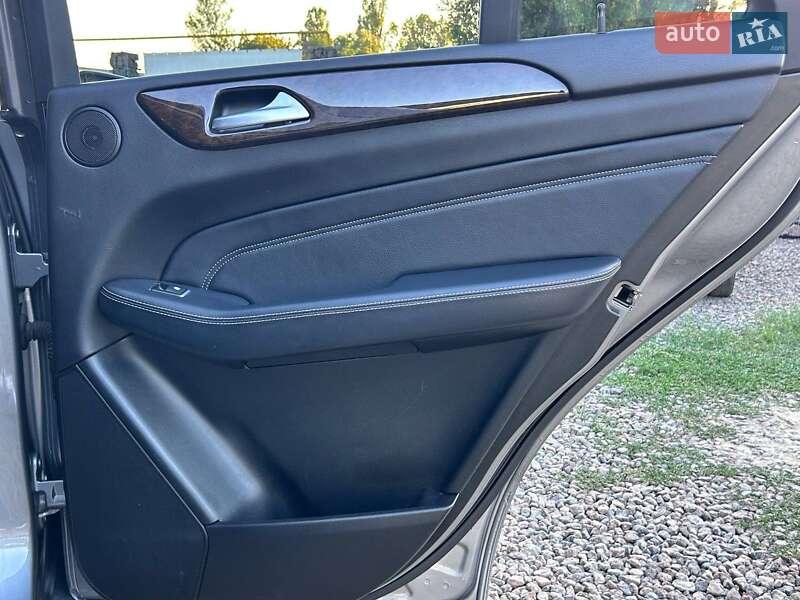 Позашляховик / Кросовер Mercedes-Benz M-Class 2011 в Одесі