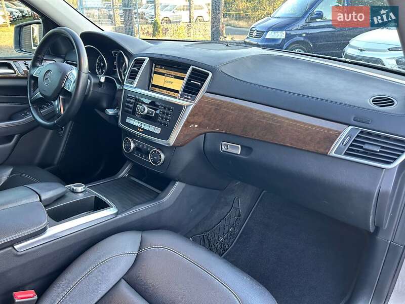 Позашляховик / Кросовер Mercedes-Benz M-Class 2011 в Одесі