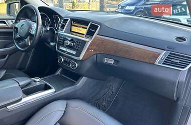 Внедорожник / Кроссовер Mercedes-Benz M-Class 2011 в 