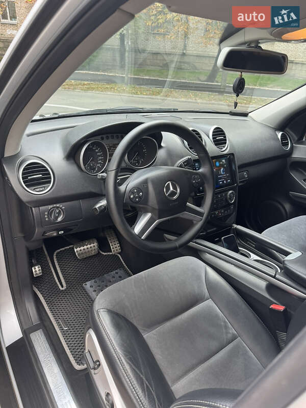 Внедорожник / Кроссовер Mercedes-Benz M-Class 2010 в Киеве фото 3 Внедорожник / Кроссовер Mercedes-Benz M-Class 2010 в Киеве