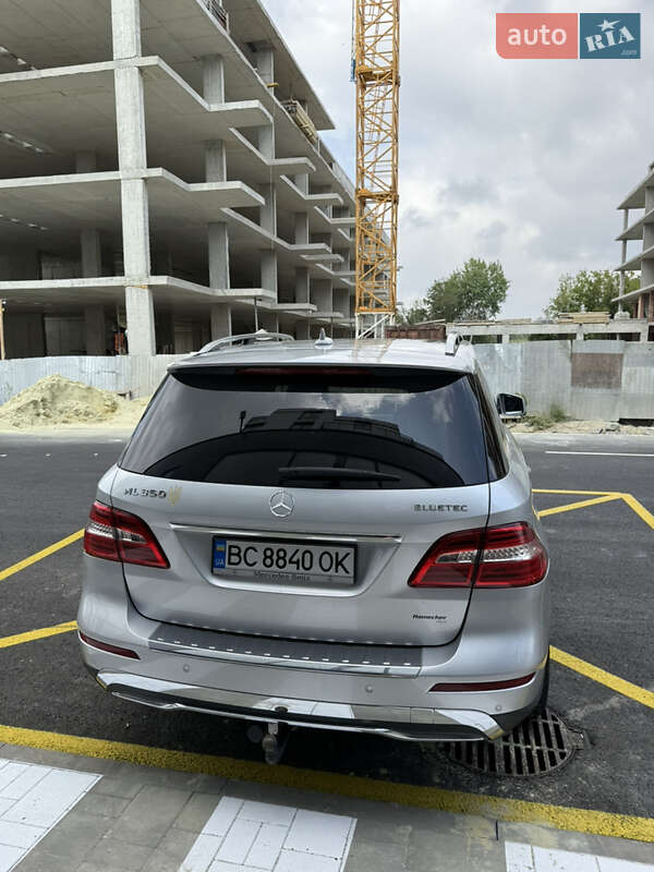 Внедорожник / Кроссовер Mercedes-Benz M-Class 2011 в Львове