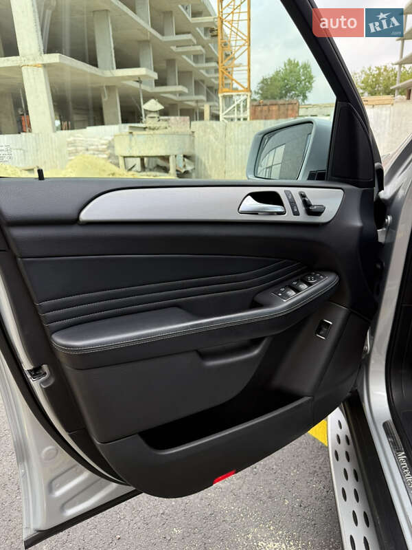 Внедорожник / Кроссовер Mercedes-Benz M-Class 2011 в Львове