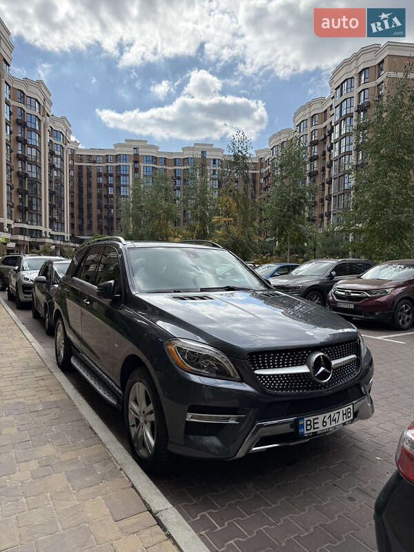 Внедорожник / Кроссовер Mercedes-Benz M-Class 2012 в Киеве