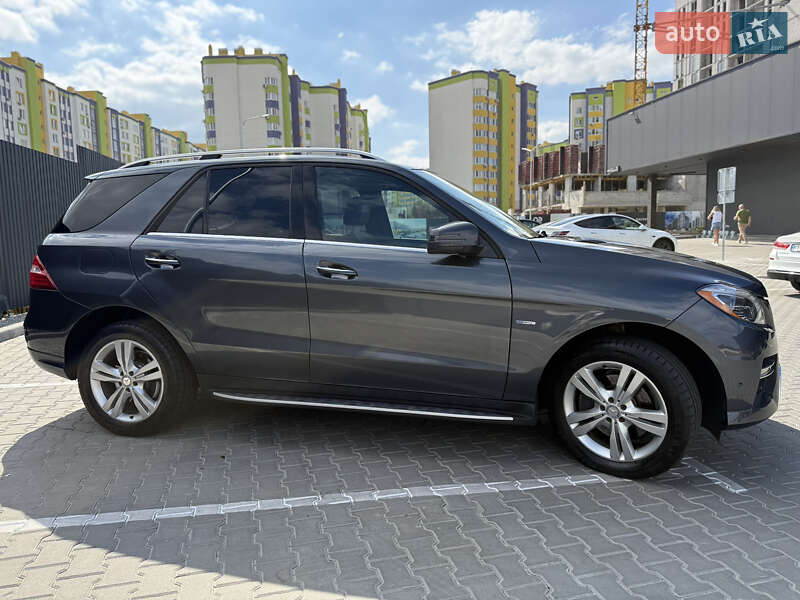 Внедорожник / Кроссовер Mercedes-Benz M-Class 2012 в Киеве
