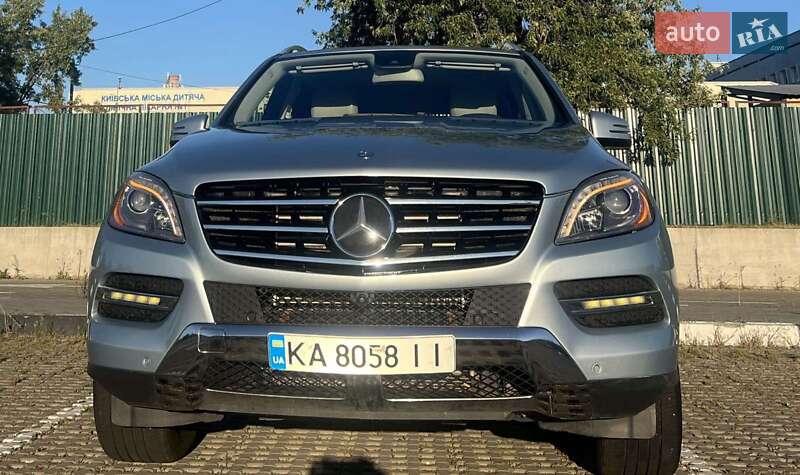 Внедорожник / Кроссовер Mercedes-Benz M-Class 2015 в 