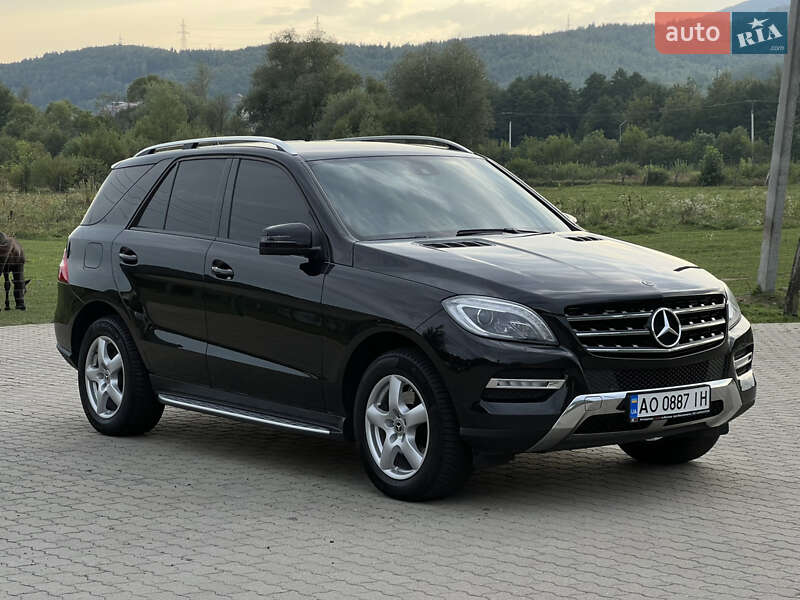Внедорожник / Кроссовер Mercedes-Benz M-Class 2012 в Сваляве