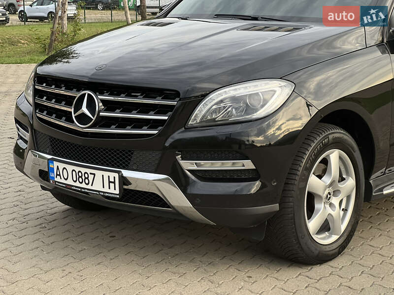 Внедорожник / Кроссовер Mercedes-Benz M-Class 2012 в Сваляве