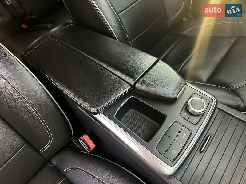 Внедорожник / Кроссовер Mercedes-Benz M-Class 2012 в Сваляве