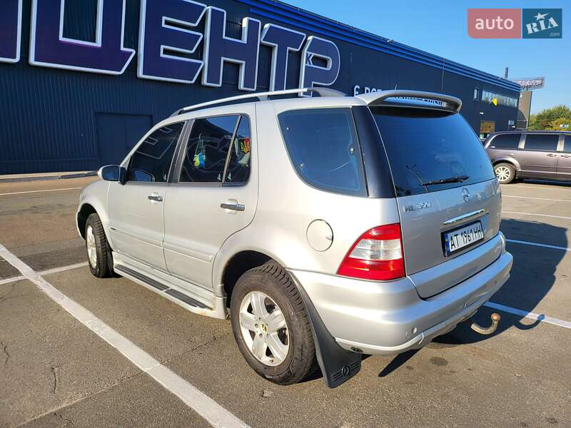 Позашляховик / Кросовер Mercedes-Benz M-Class 2004 в Києві
