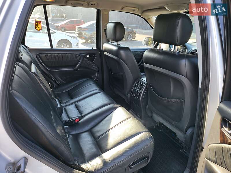 Позашляховик / Кросовер Mercedes-Benz M-Class 2004 в Києві