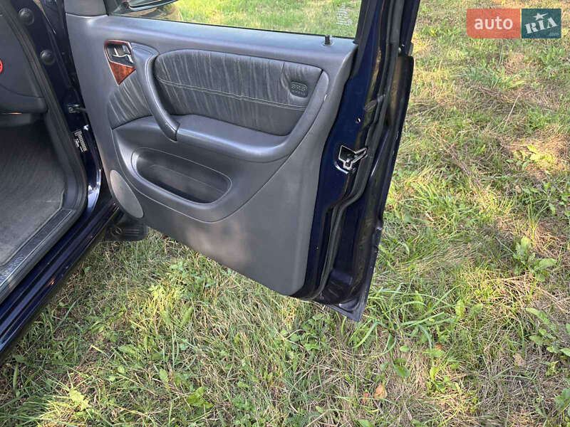 Позашляховик / Кросовер Mercedes-Benz M-Class 2001 в Чорнухах