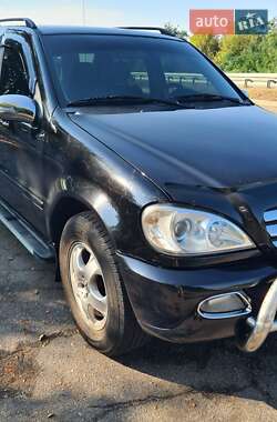 Внедорожник / Кроссовер Mercedes-Benz M-Class 2003 в 
