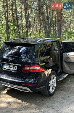 Позашляховик / Кросовер Mercedes-Benz M-Class 2012 в 