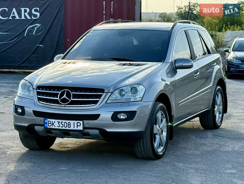 Внедорожник / Кроссовер Mercedes-Benz M-Class 2005 в Ровно