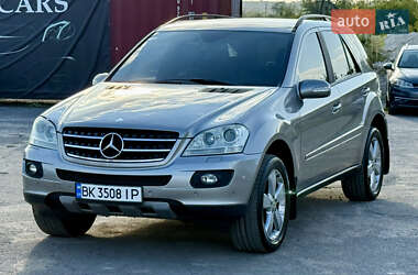 Внедорожник / Кроссовер Mercedes-Benz M-Class 2005 в 