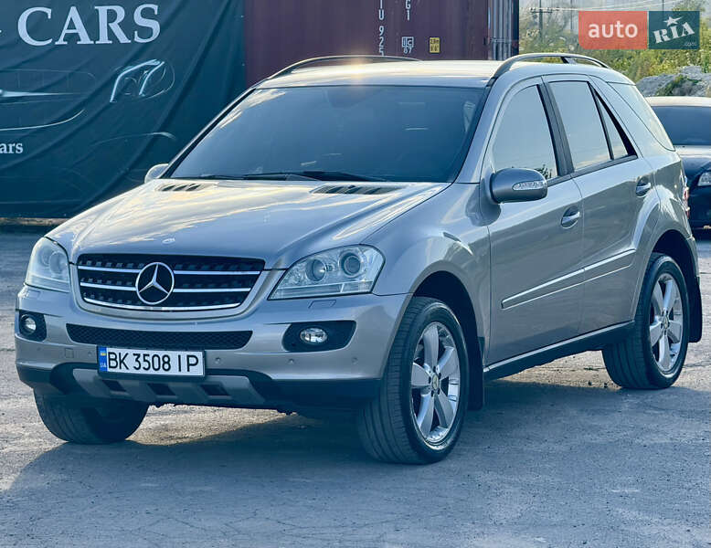 Внедорожник / Кроссовер Mercedes-Benz M-Class 2005 в Ровно