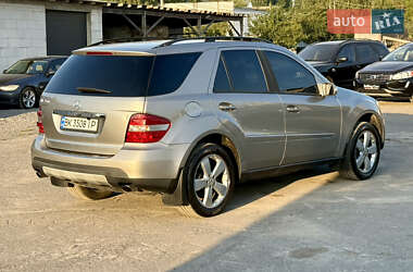 Внедорожник / Кроссовер Mercedes-Benz M-Class 2005 в 