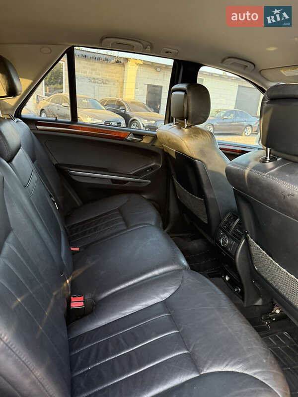 Внедорожник / Кроссовер Mercedes-Benz M-Class 2005 в Ровно
