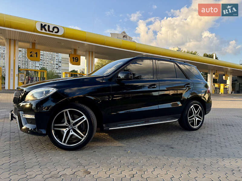 Внедорожник / Кроссовер Mercedes-Benz M-Class 2014 в Киеве