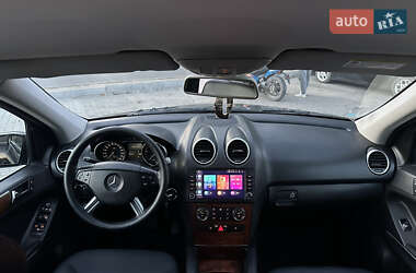 Позашляховик / Кросовер Mercedes-Benz M-Class 2006 в 