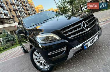 Позашляховик / Кросовер Mercedes-Benz M-Class 2013 в 