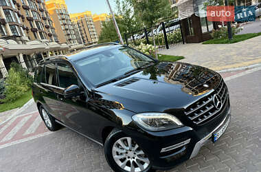 Позашляховик / Кросовер Mercedes-Benz M-Class 2013 в 
