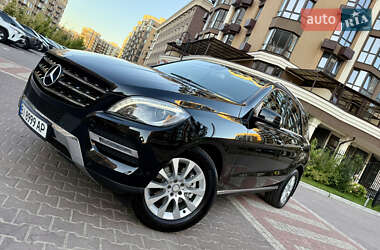Позашляховик / Кросовер Mercedes-Benz M-Class 2013 в 