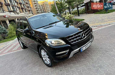 Позашляховик / Кросовер Mercedes-Benz M-Class 2013 в 