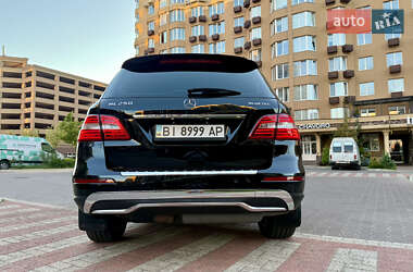 Позашляховик / Кросовер Mercedes-Benz M-Class 2013 в 