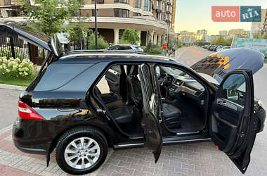 Позашляховик / Кросовер Mercedes-Benz M-Class 2013 в 