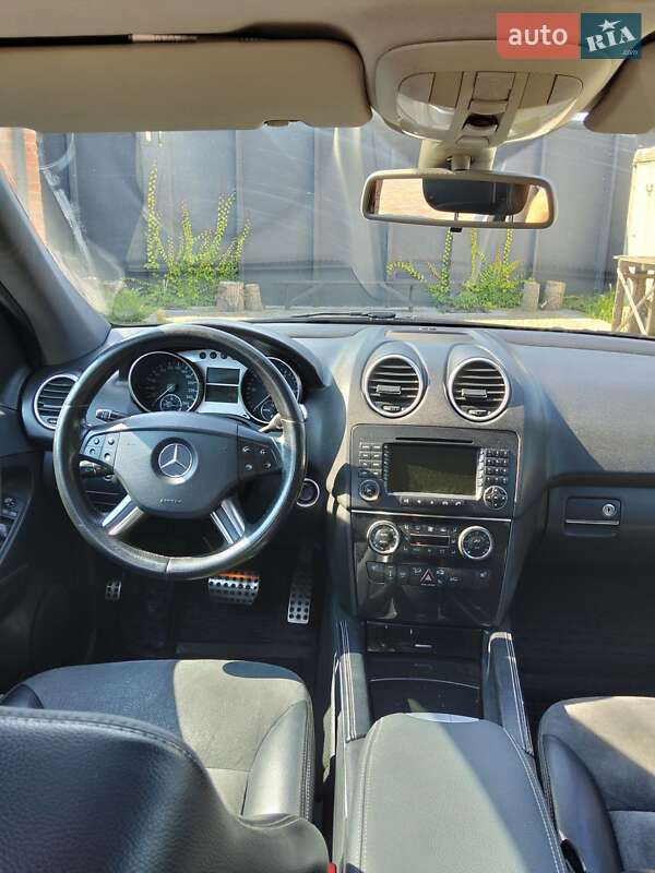 Внедорожник / Кроссовер Mercedes-Benz M-Class 2006 в Костополе