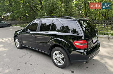 Позашляховик / Кросовер Mercedes-Benz M-Class 2005 в 