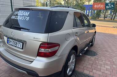 Внедорожник / Кроссовер Mercedes-Benz M-Class 2007 в 