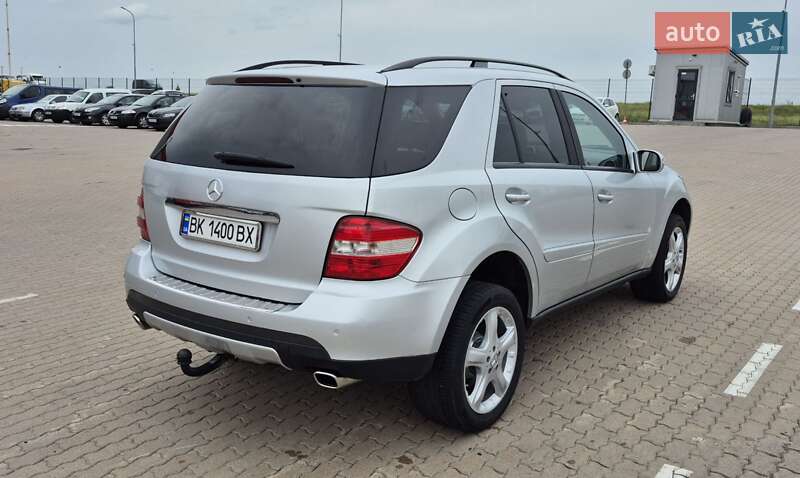 Внедорожник / Кроссовер Mercedes-Benz M-Class 2006 в Дубно
