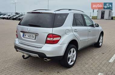 Внедорожник / Кроссовер Mercedes-Benz M-Class 2006 в 